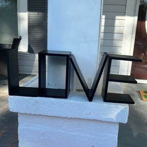 L O V E   wall shelf